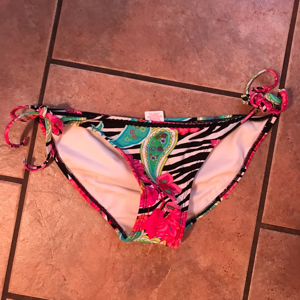pattern bikini bottoms